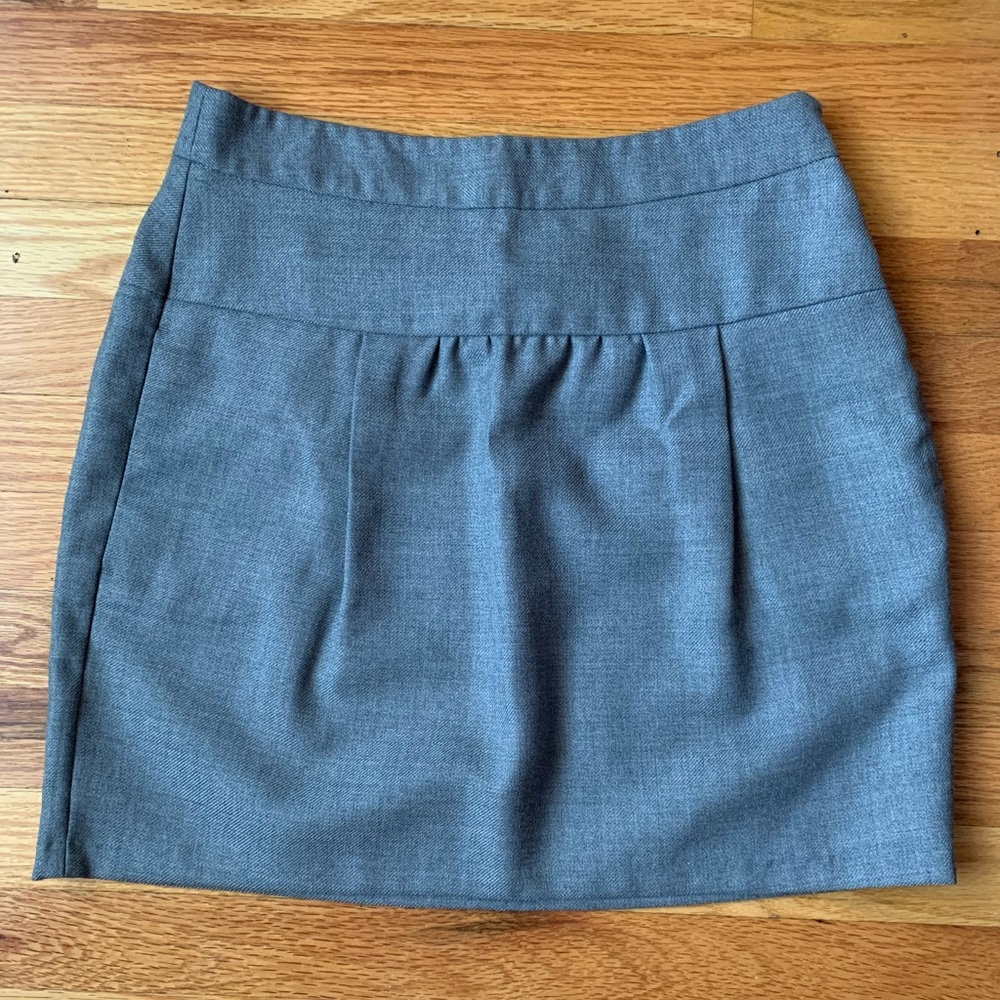 Gray a line skirt with side pockets